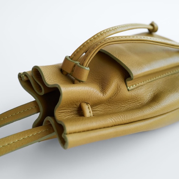 Leather Bucket Bag with Coin Purse Limited Edition - Picture 3 of 4